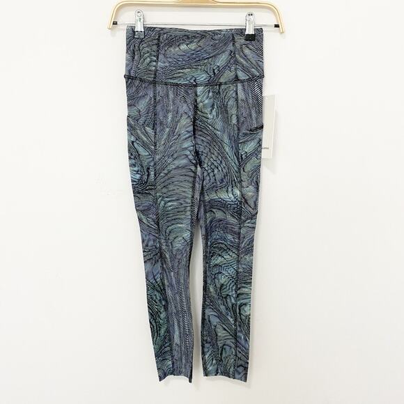 NEW Lululemon Blue Print Fast & Free Leggings Size 2 - Picture 1 of 6